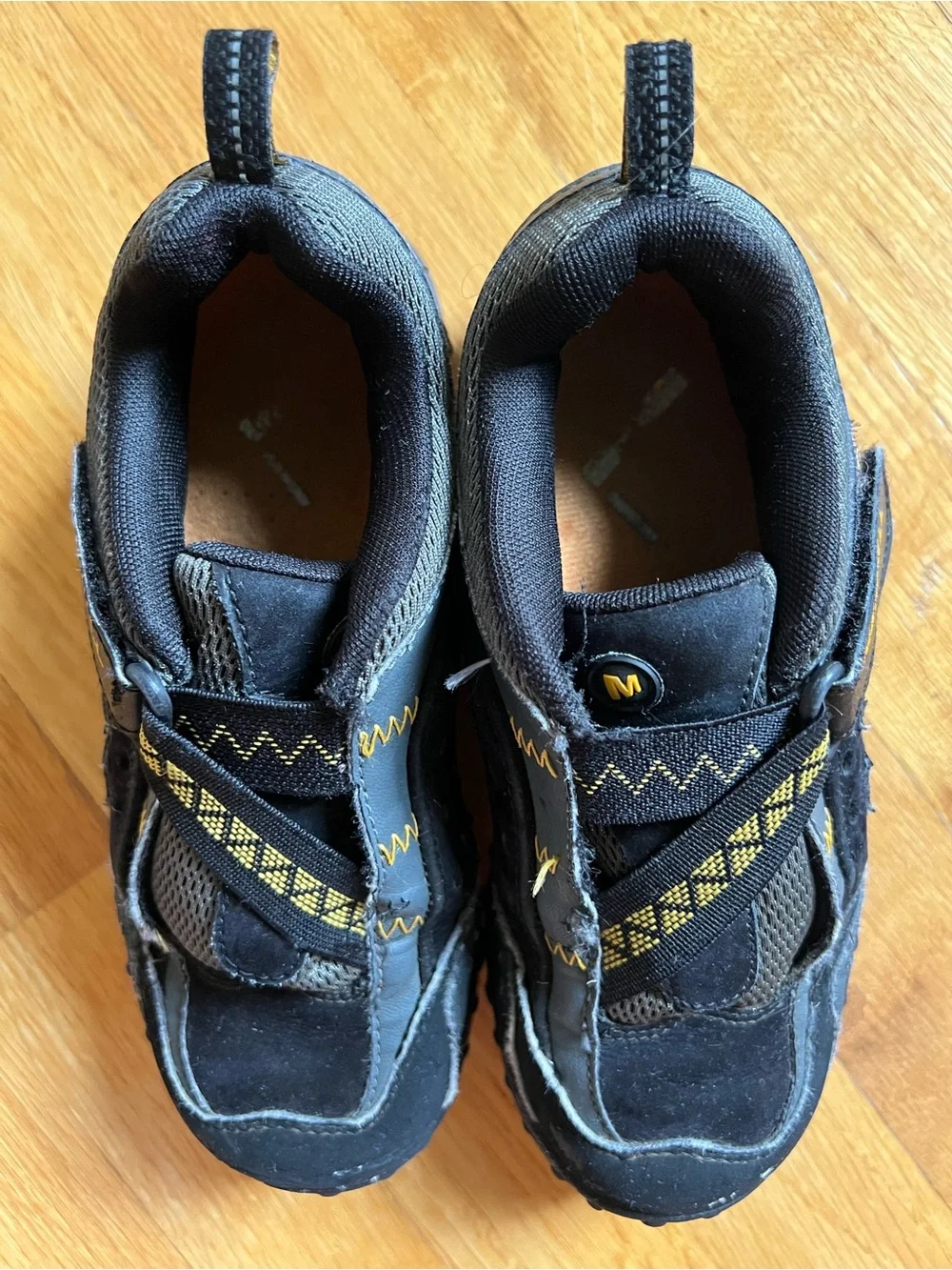 Merrell Intercept Black/ Gray w/ Yellow Kids size 1 Velcro Closure Trail Sneaker